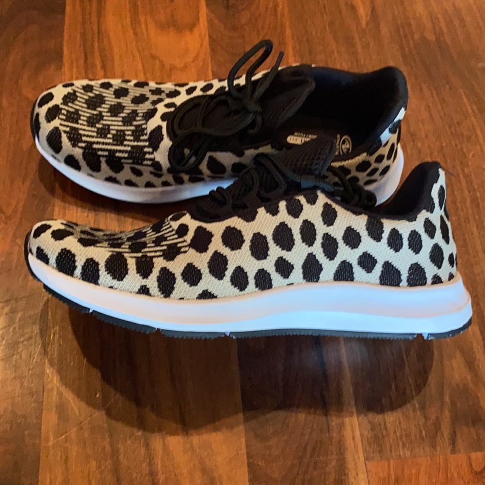 Sneakers NWT memory foam